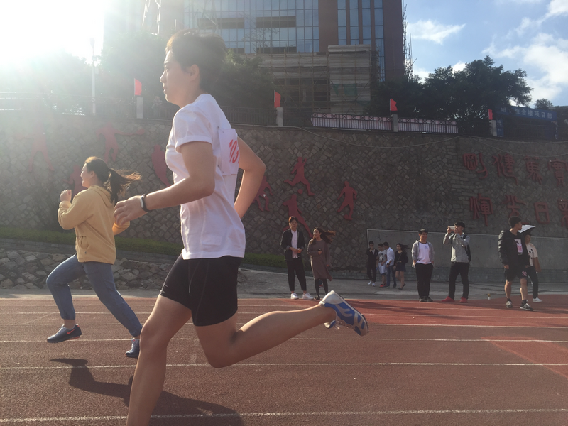 陈敏老师教工女子组800米决赛.png