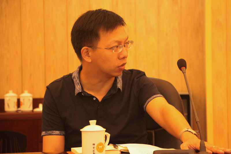 谢武主任回答学生问题.JPG