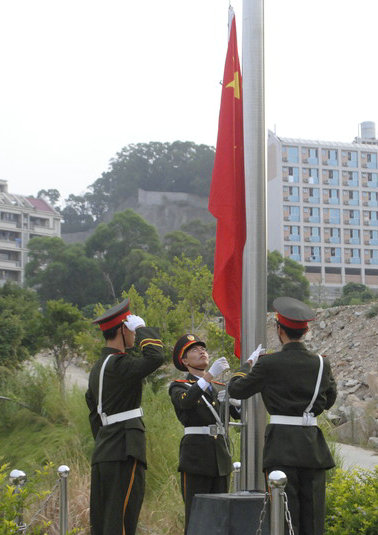 国旗正在上升.jpg