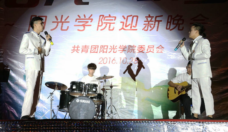 艺术团深情演唱《贝加尔湖畔》.JPG